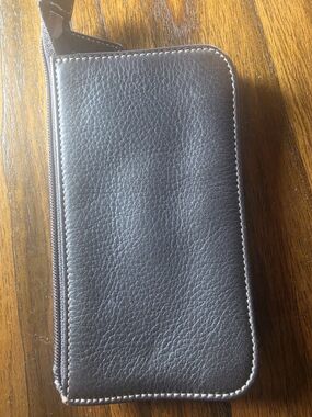 Levenger Bomber Men's Brown Leather Zip Wallet - Classic Zip-Around Design - EUC
